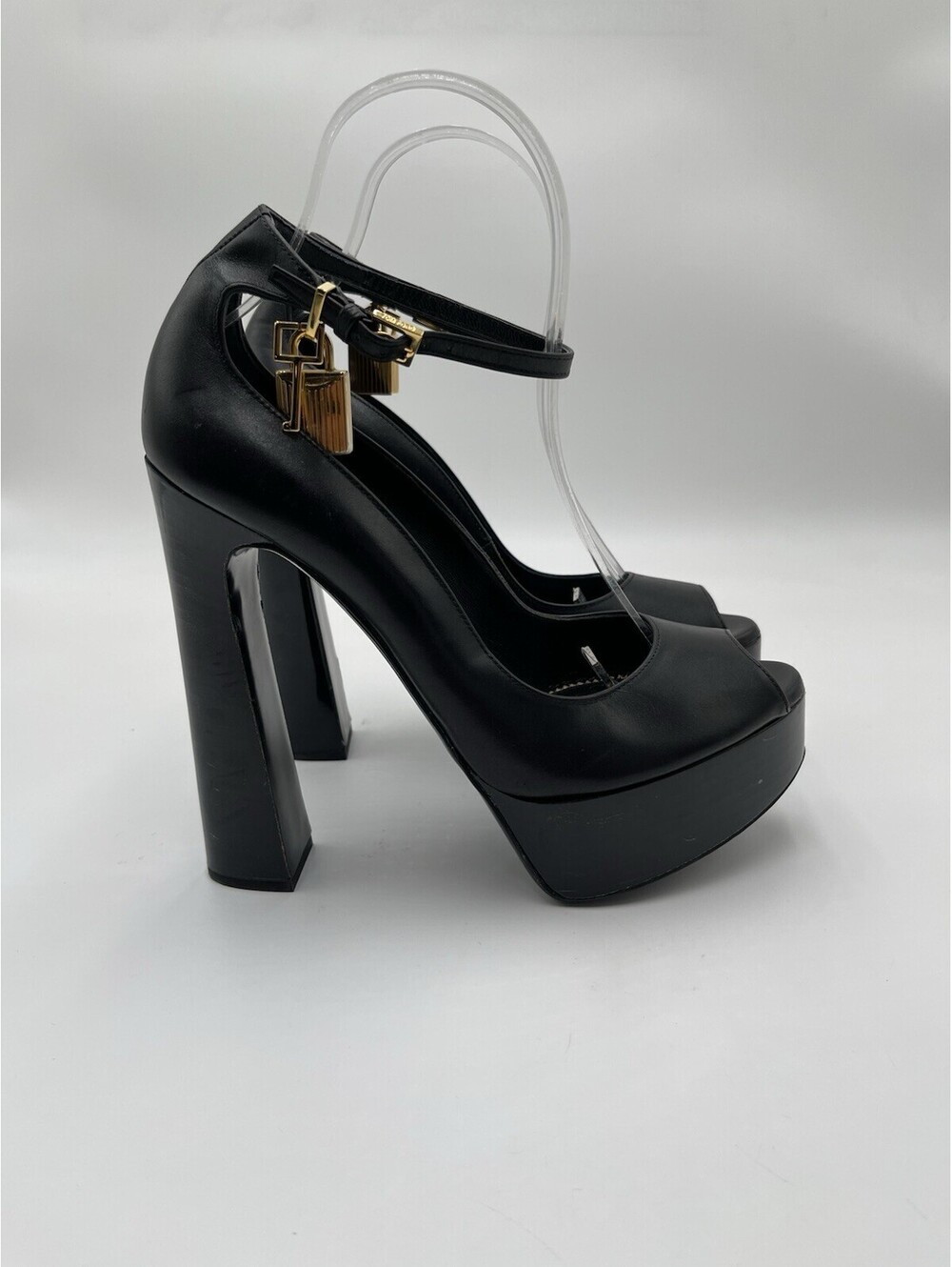 Tom Ford Padlock peep toe platform pumps in black leather Size 38.5